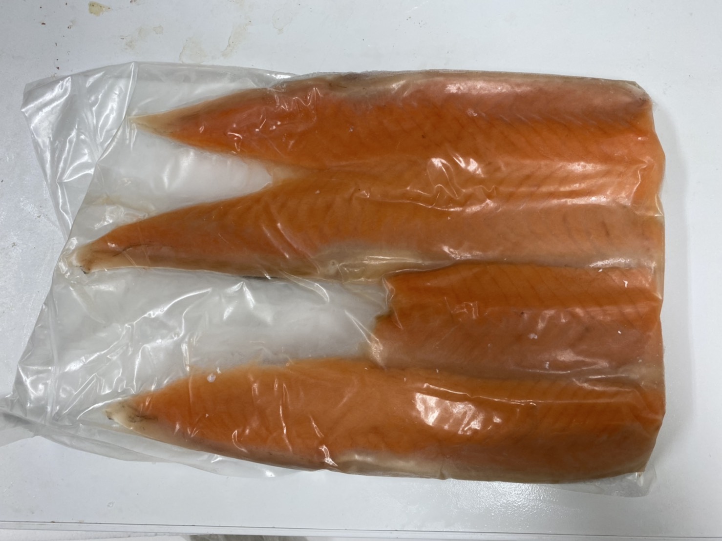 冷凍サーモンハラス(１k入１ﾊﾟｯｸ)