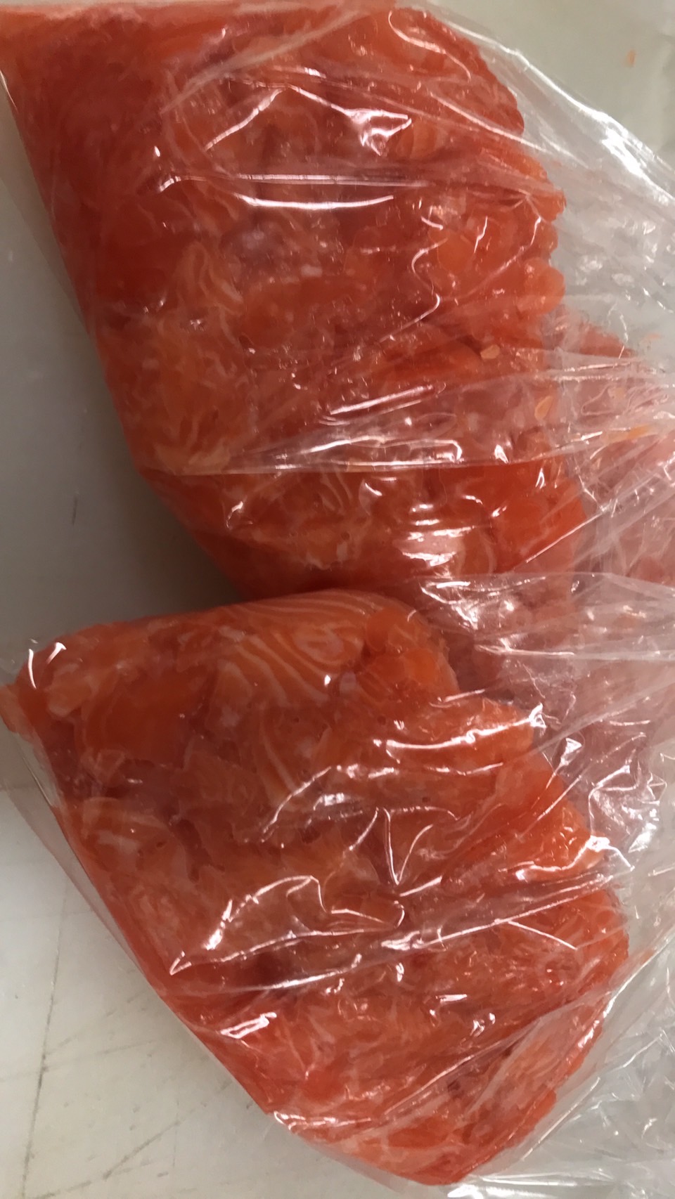 →アトランティックサーモン中落ち　冷凍300g入　1p